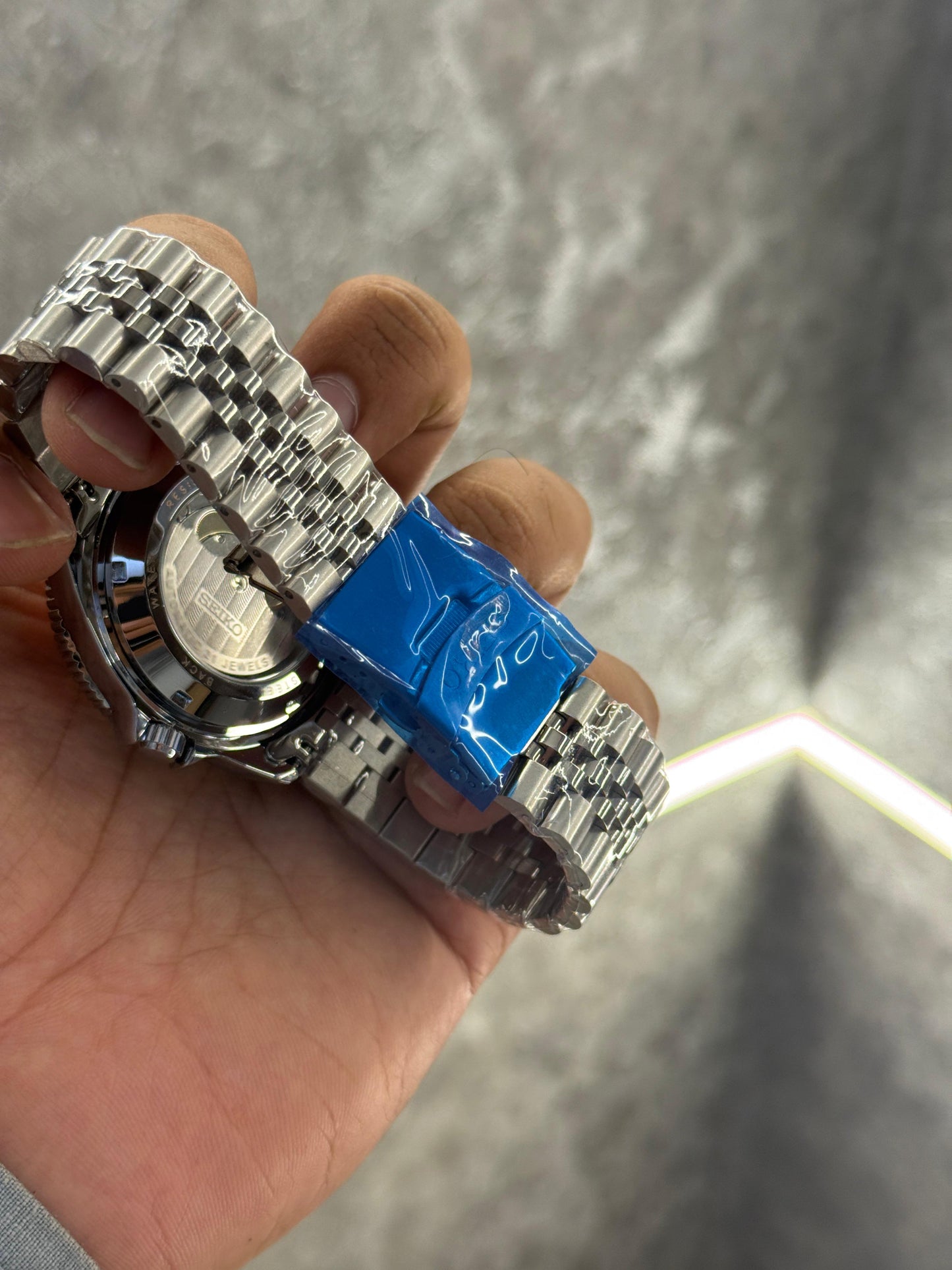 SEIKO SPORTS 5  Premium Quartz